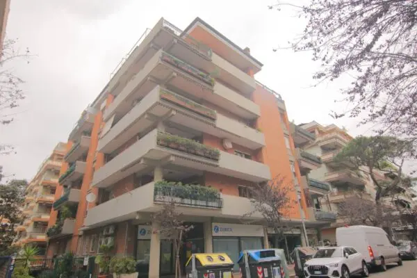 Appartamento via Corrado Del Greco 40, Roma