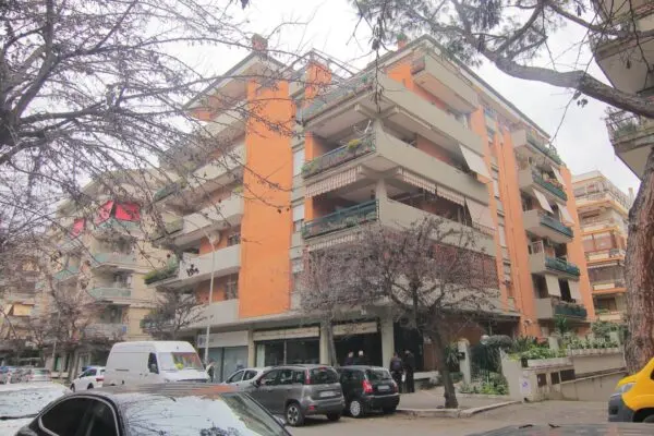 Appartamento via Corrado Del Greco 40, Roma