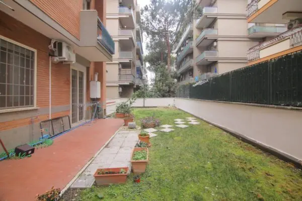 Appartamento via Corrado Del Greco 40, Roma