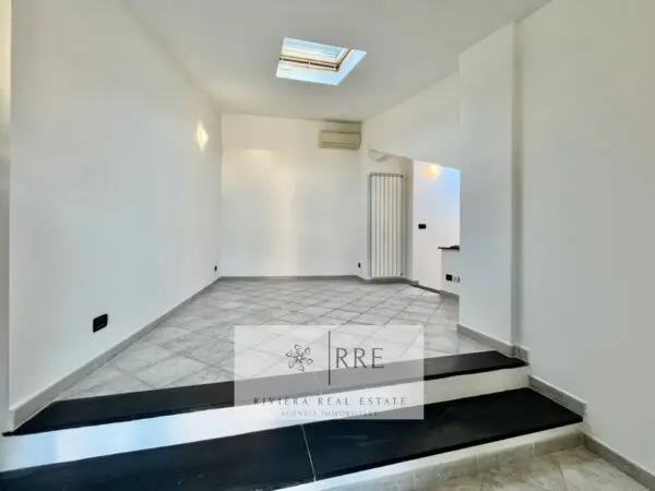 Appartamento piazza, Andora