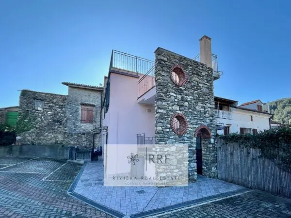 Appartamento piazza, Andora