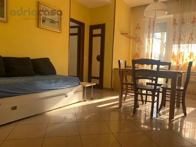 Immagine per Appartamento in affitto a Riccione Piazzale Azzarita 