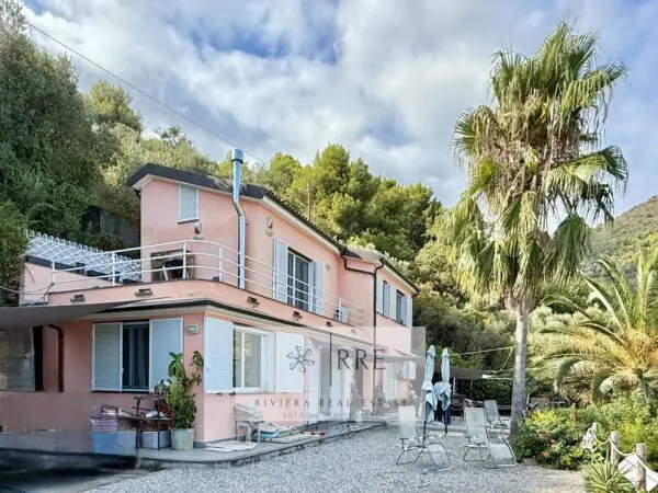 Villa via Costa Lupara, Alassio