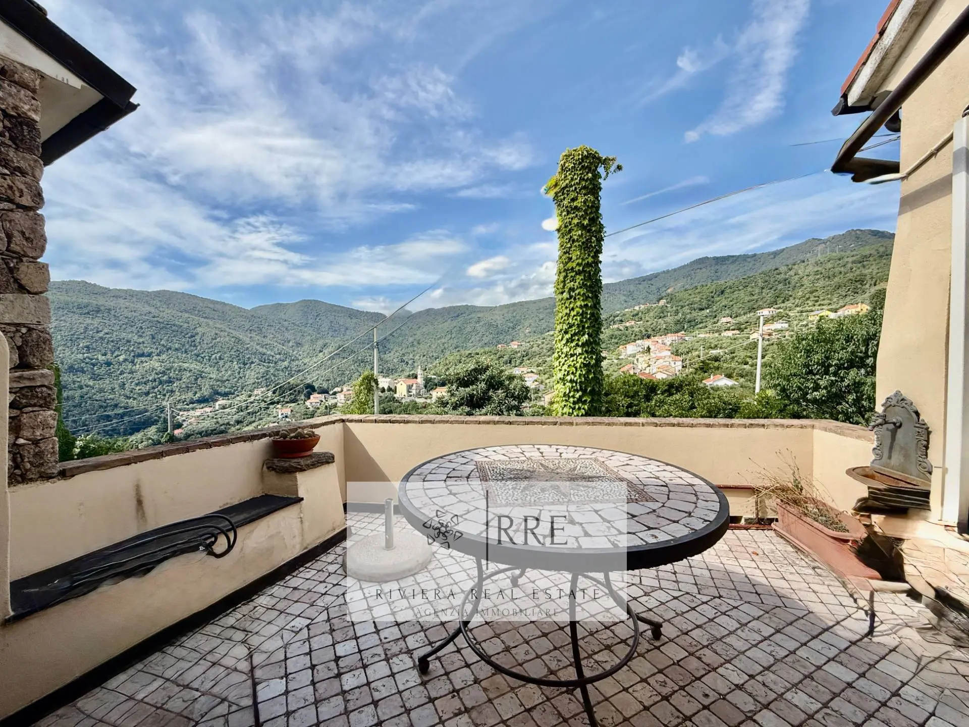 Immagine per Casa indipendente in vendita a Vado Ligure fraz. Segno 