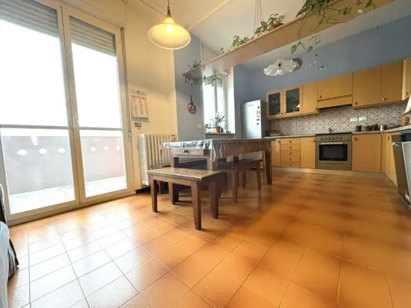 Quadrilocale via Reiss Romoli 71, Torino