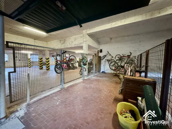 Garage via Francesco Crispi 223, Pietra Ligure