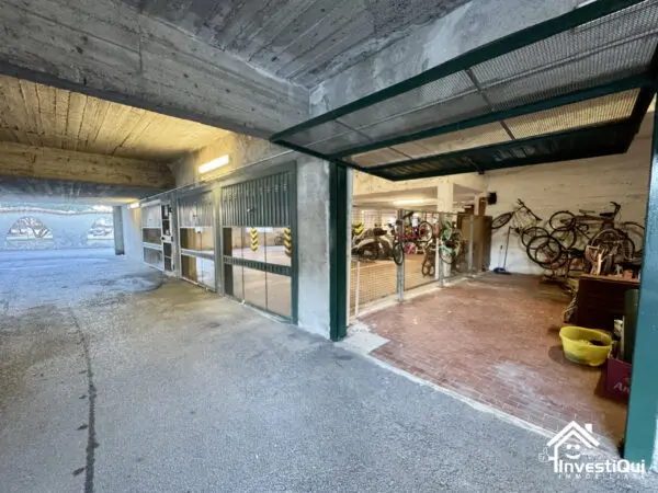 Garage via Francesco Crispi 223, Pietra Ligure