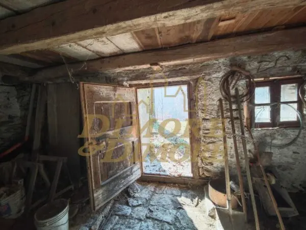 Rustico via Colonnello Giuseppe Garbagni 92, Craveggia
