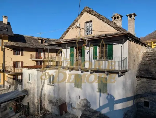 Villa via Beura, Beura-Cardezza