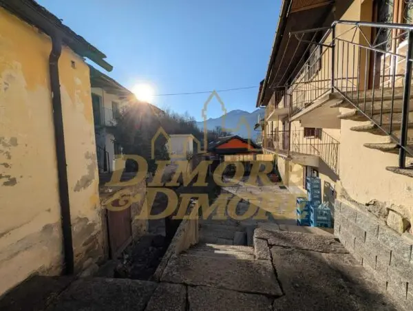 Villa via Beura, Beura-Cardezza