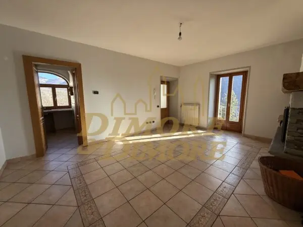Villa via Vico 3, Caprezzo
