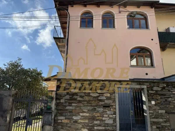 Villa via Vico 3, Caprezzo