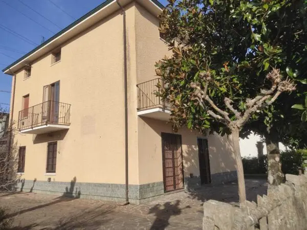 Villa Bifamiliare viale Della Pace, Formigine