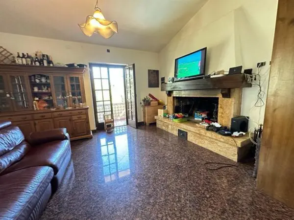 Villa via Pianaccia, Fosdinovo