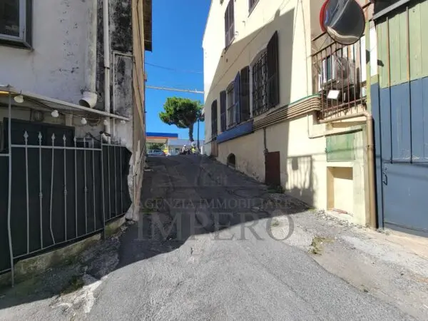 Magazzino strada Statale 1, Camporosso