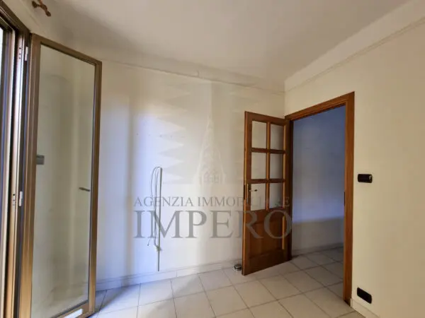 Trilocale via Aprosio 3, Ventimiglia