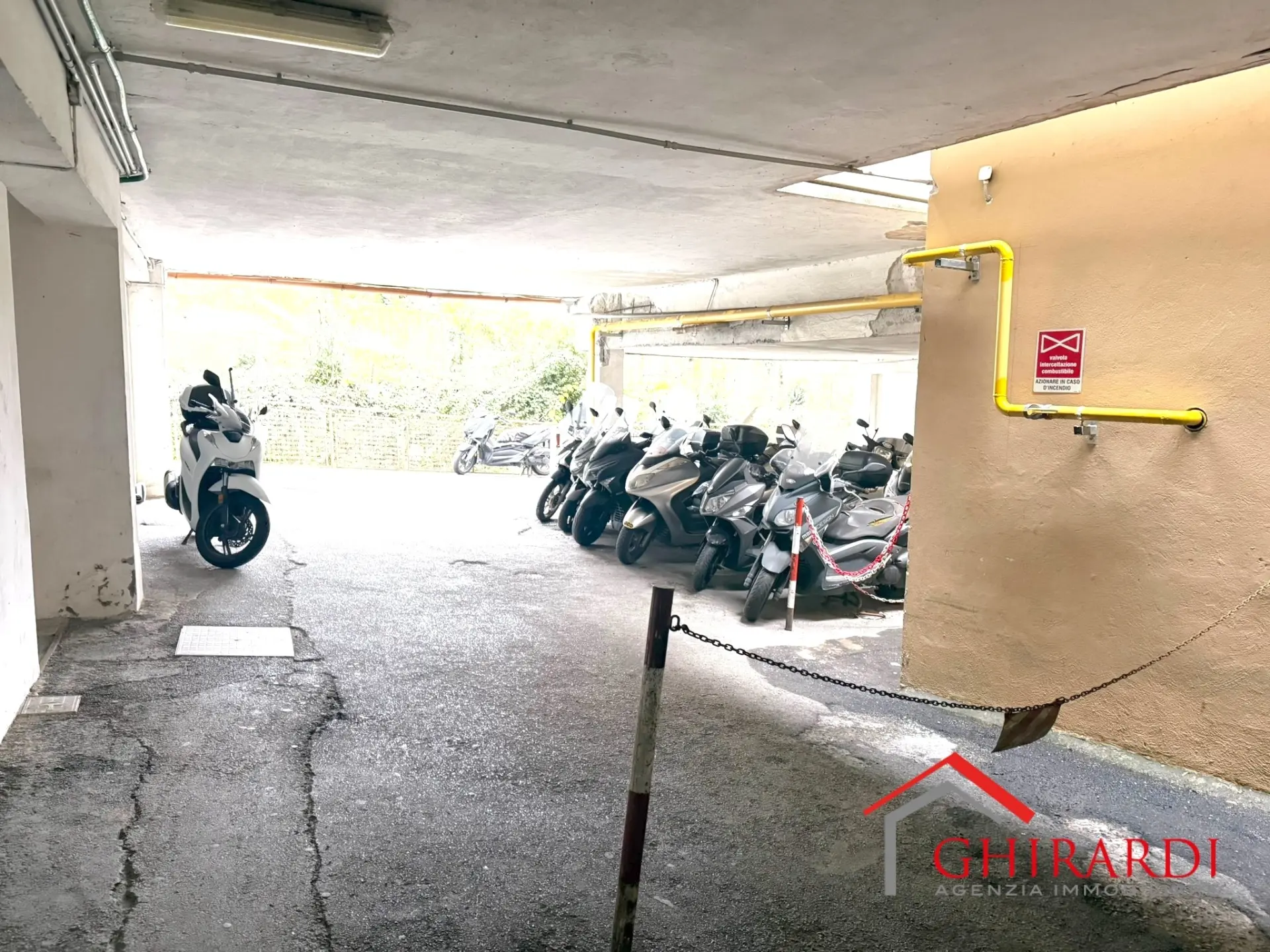 Immagine per Locale commerciale in affitto a Genova 17B