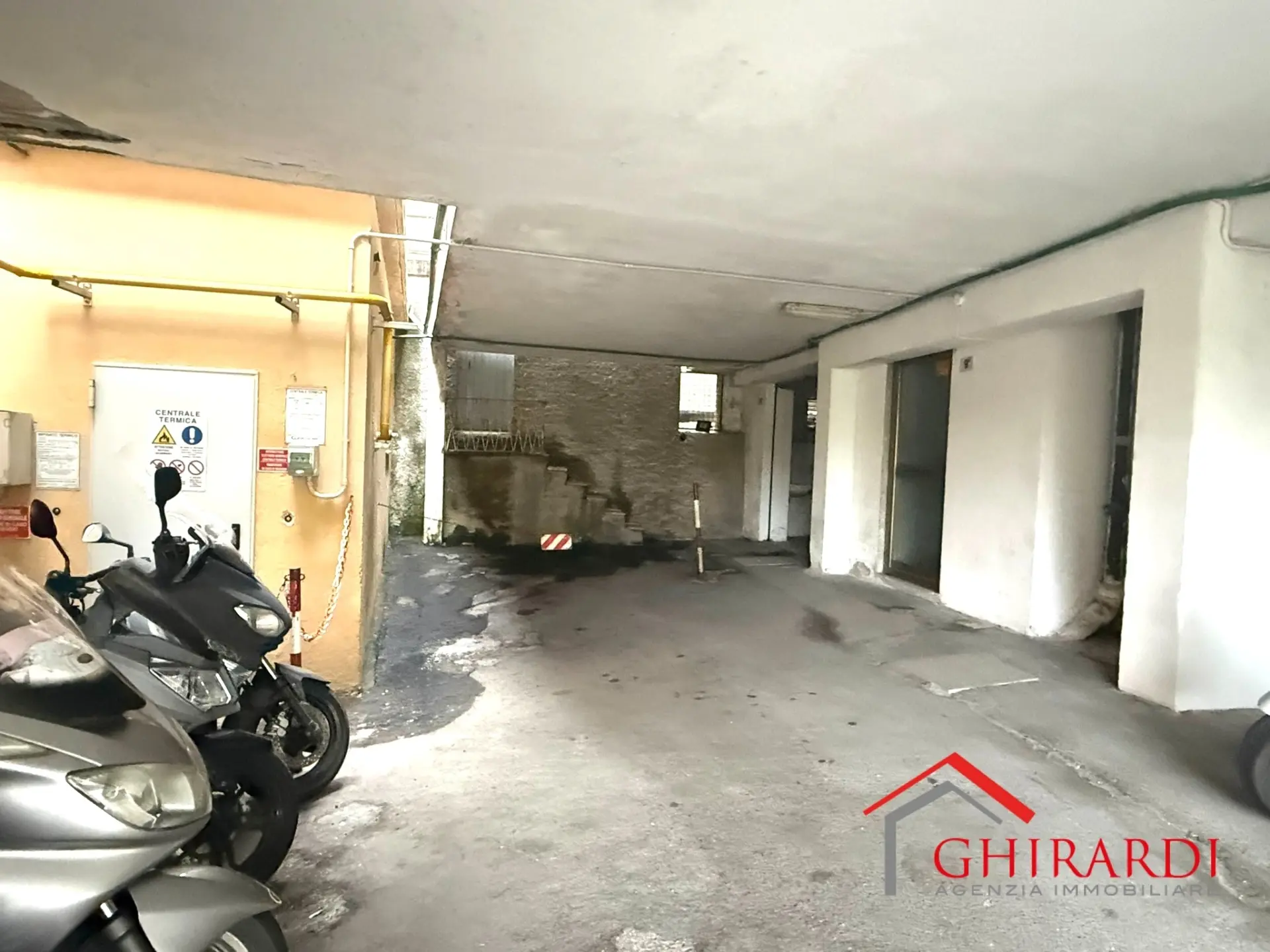 Immagine per Locale commerciale in affitto a Genova 17B