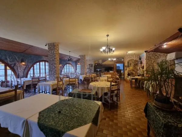 Albergo strada San Pietro 1, Apricale