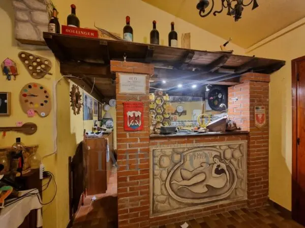 Albergo strada San Pietro 1, Apricale