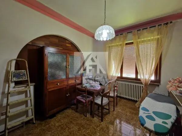 Villa via Vittorio Bachelet, Sant'Angelo In Campo, Lucca