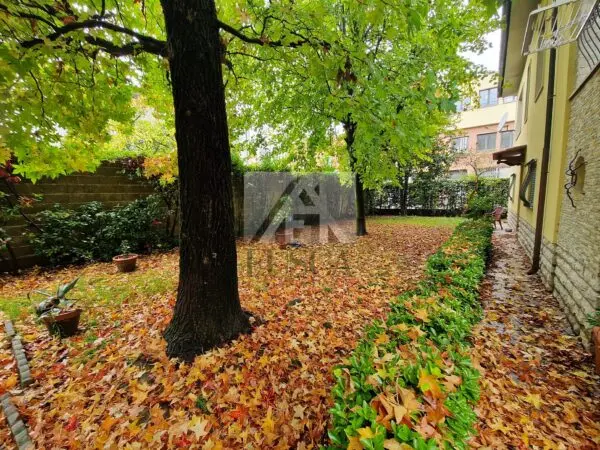 Villa viale Alcide De Gasperi 37, Sant'Anna, Lucca