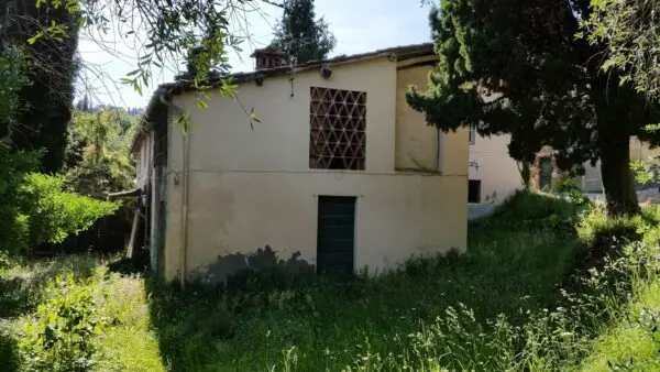Rustico via Bocconi, Carignano, Lucca