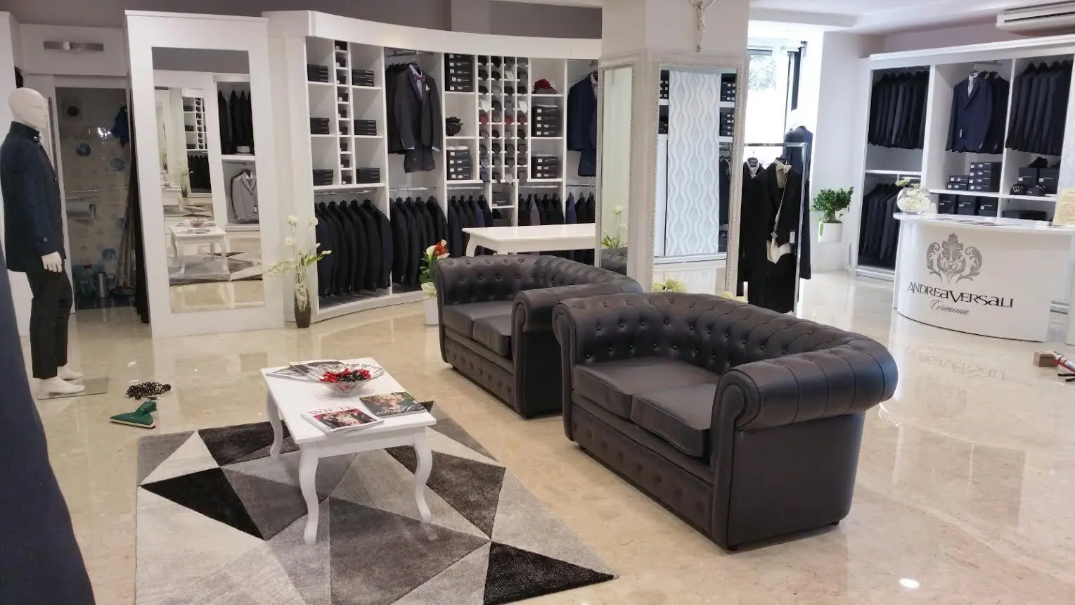 Immagine per Commerciale in vendita a Lucca via Borgo Giannotti