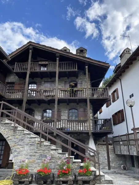 Trilocale via Del Bacino 15, Courmayeur