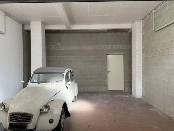 Box / Posto Auto via Lombardia 4, Monza
