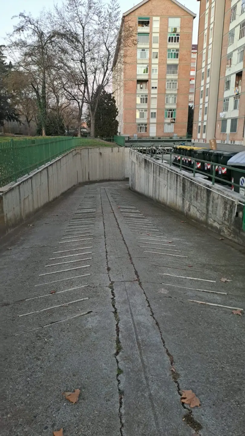 Immagine per Box in vendita a Torino via Buriasco