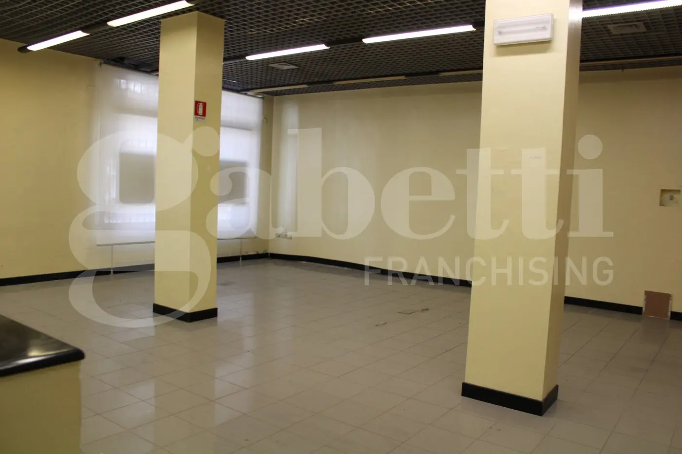 Immagine per Negozio in vendita a Carapelle via Carlo Alberto Della Chiesa