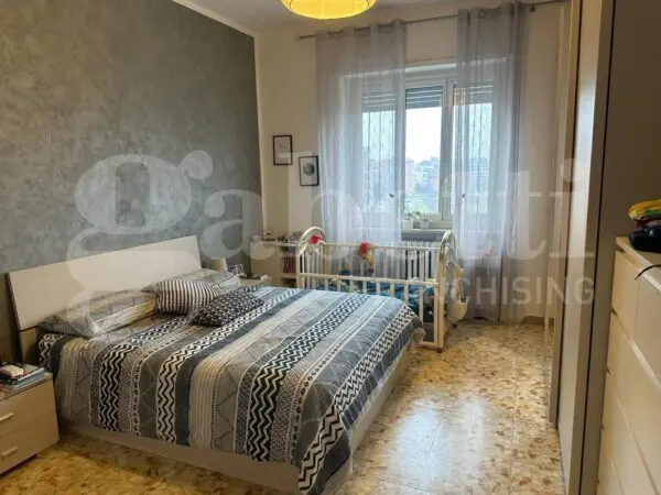 Appartamento via Adamello 100, Torino