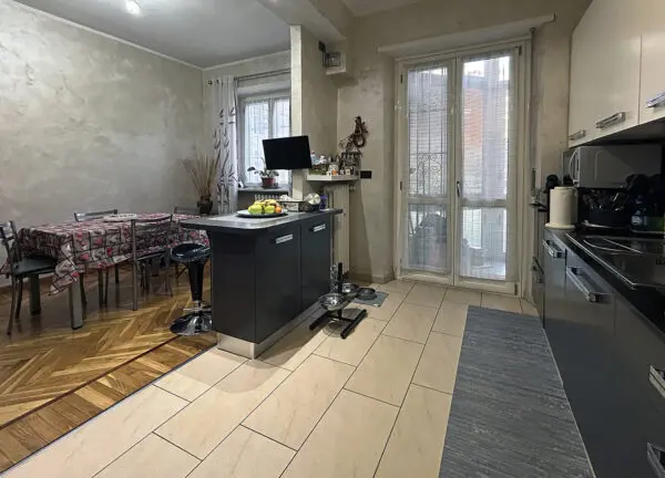 Appartamento via Romagnano 0, Torino