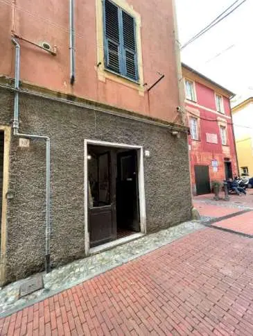 Negozio via Beata Chiara, Genova