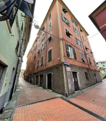 Negozio via Beata Chiara, Genova