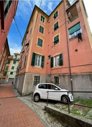 Negozio via Beata Chiara, Genova