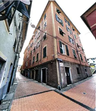 Garage via Beata Chiara, Genova