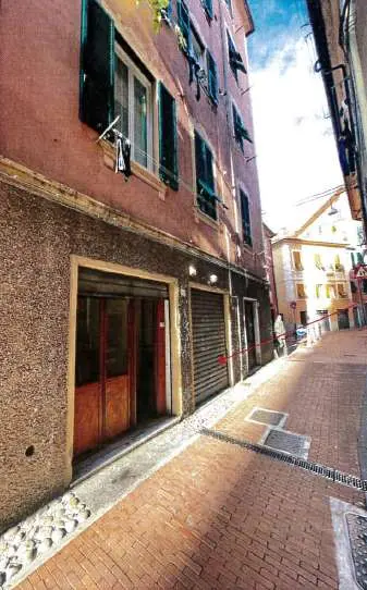 Garage via Beata Chiara, Genova