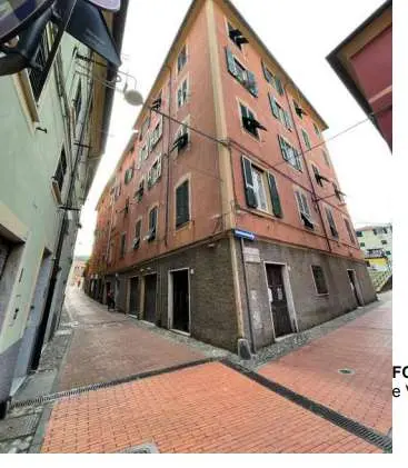 Garage via Beata Chiara, Genova
