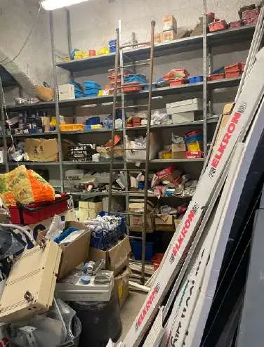 Magazzino via Fereggiano L 1, Genova