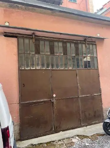 Magazzino via Fereggiano L 3, Genova