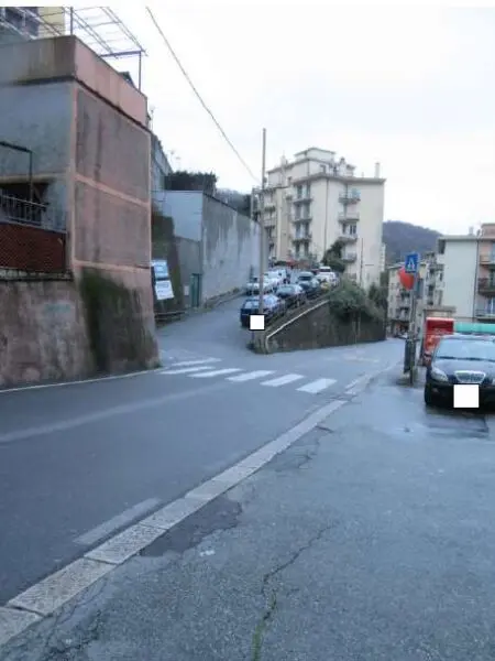 Garage via Tarcisio Donati, Genova