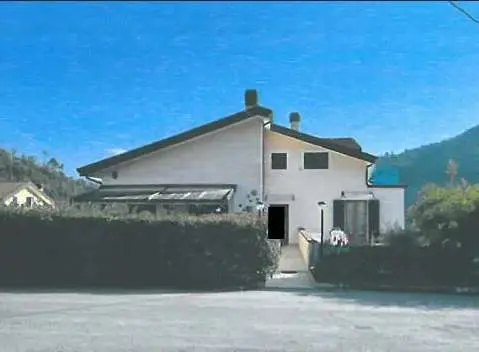 Appartamento via Beggiola, Follo
