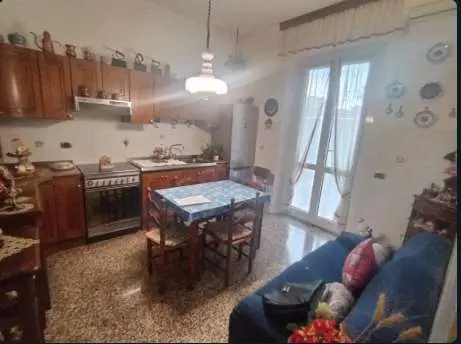 Appartamento via Petronio, Sestri Levante