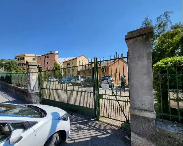 Garage via Donato Somma, Genova