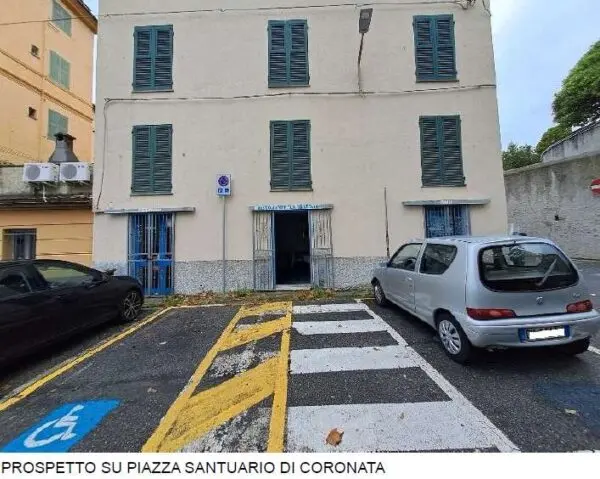 Negozio piazza Santuario Di Coronata, Genova