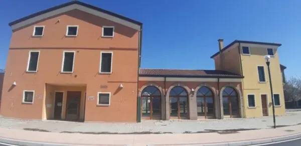 Locale Commerciale via San Pelagio 5, Due Carrare