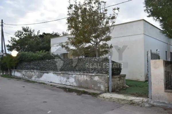 Villa via Pianosa 1, Lecce