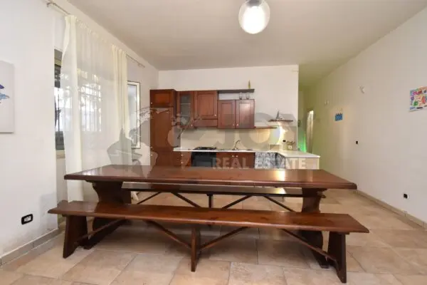 Villa via Pianosa 1, Lecce